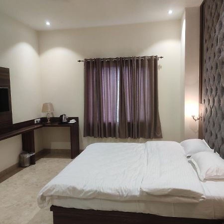 Antares By Rajlaxmi Lucknow Exterior foto